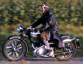 Kradblatt – Staging