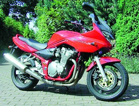 Kradblatt – Staging