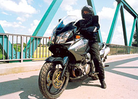 Kradblatt – Staging