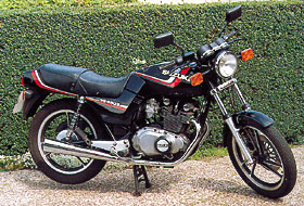 Kradblatt – Staging