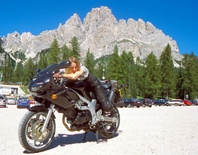 Kradblatt – Staging