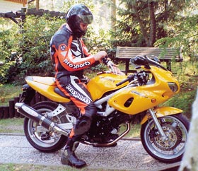 Kradblatt – Staging