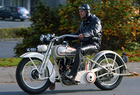 Kradblatt – Staging