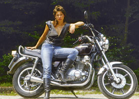 Kradblatt – Staging