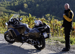 Kradblatt – Staging