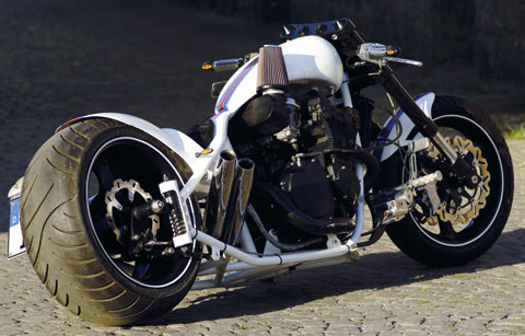 Kradblatt – Staging