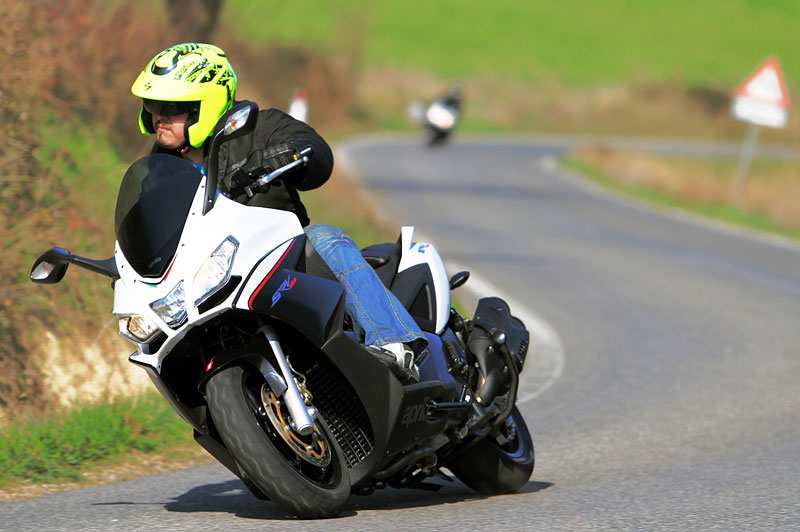 Kradblatt – Staging