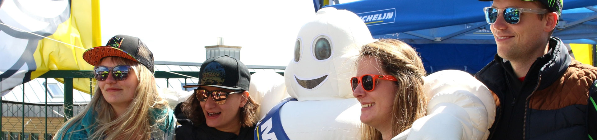 Kradblatt – Staging