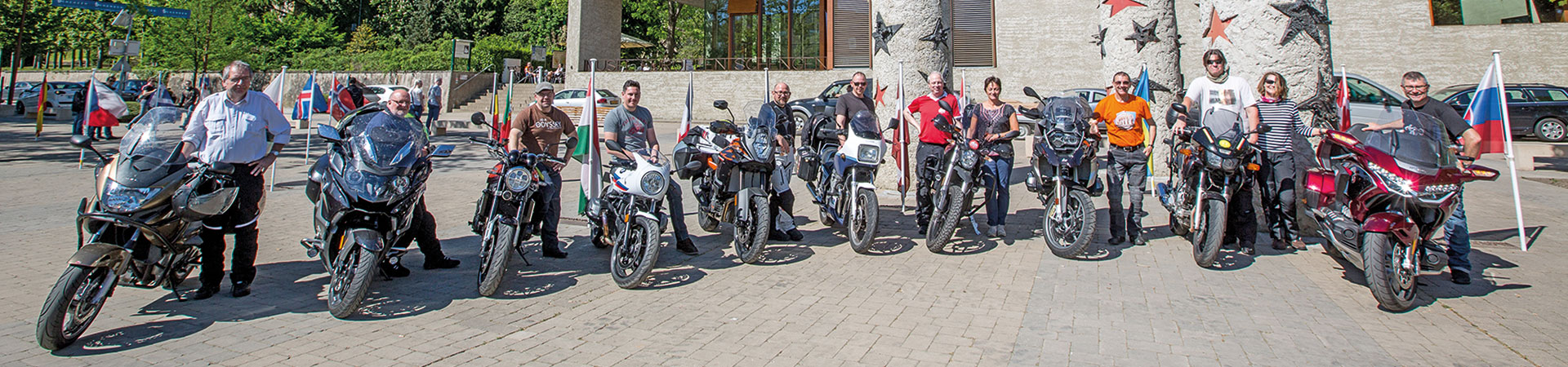 Kradblatt – Staging