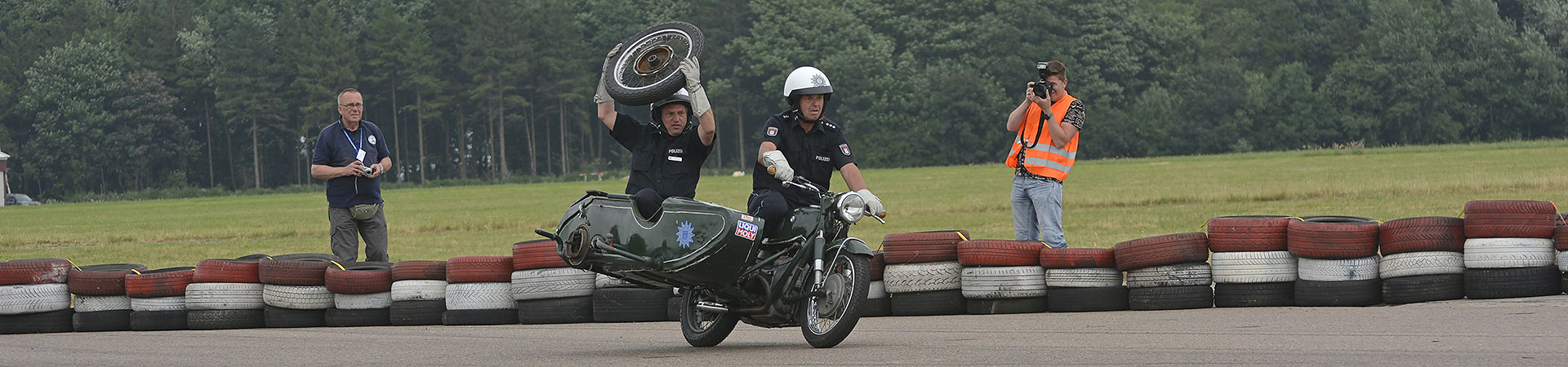 Kradblatt – Staging