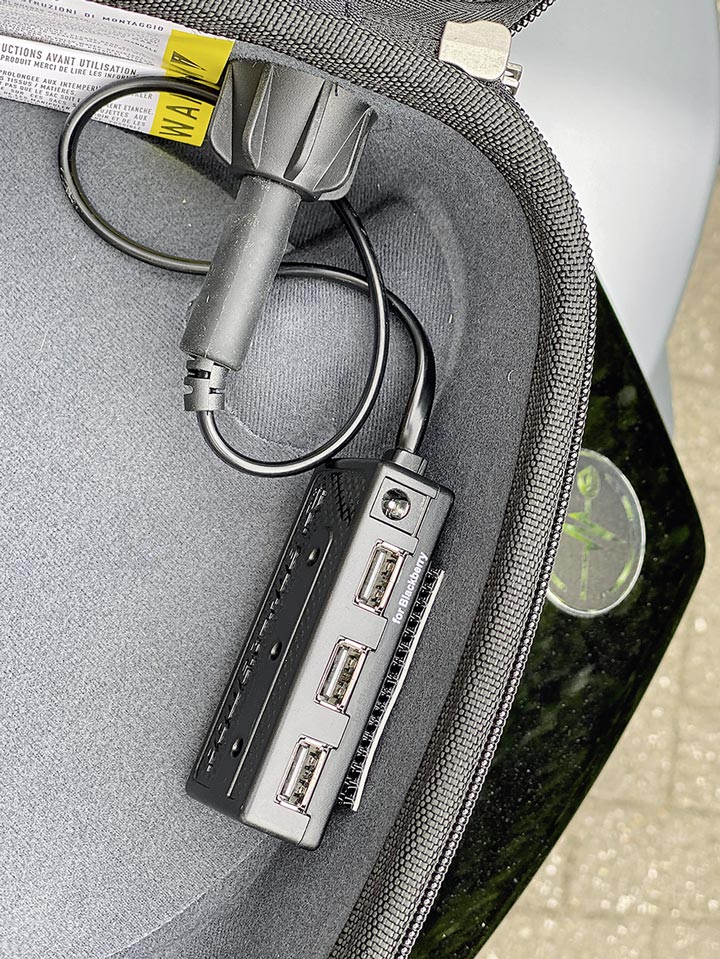 Spannungsverteiler mit USB-Hub