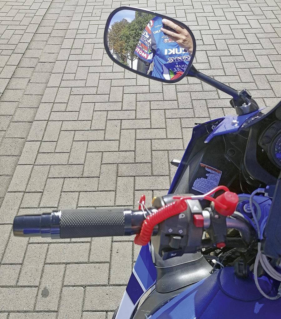 Links befindet sich ein Not-Aus