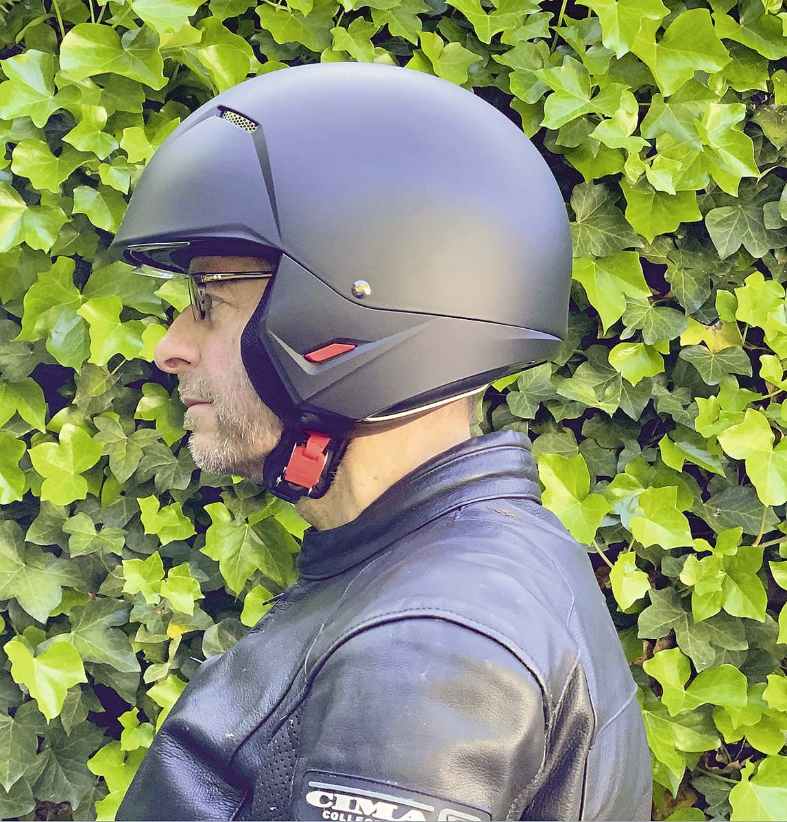 HJC i20 mit versenktem Visier