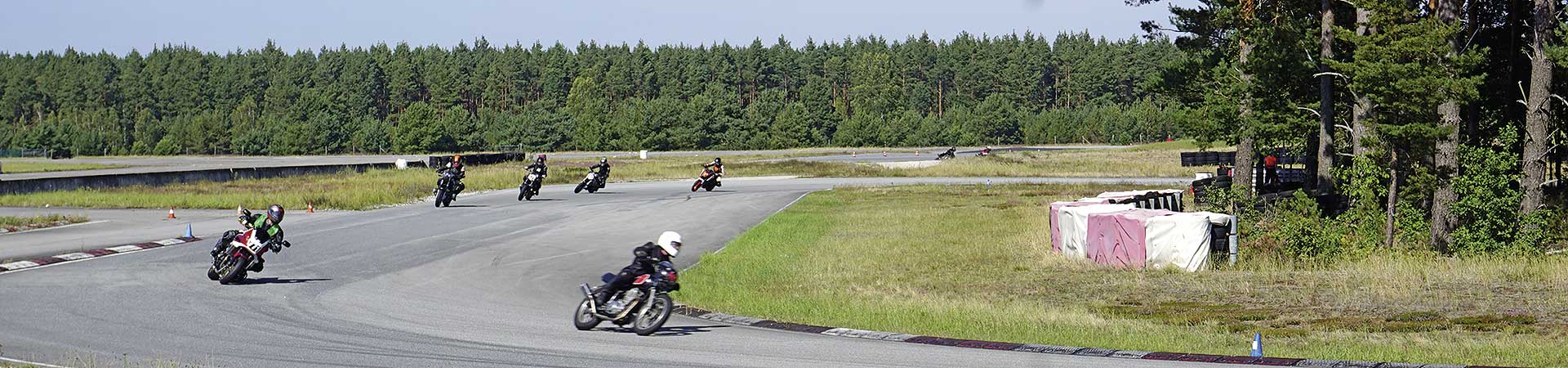 Kradblatt – Staging