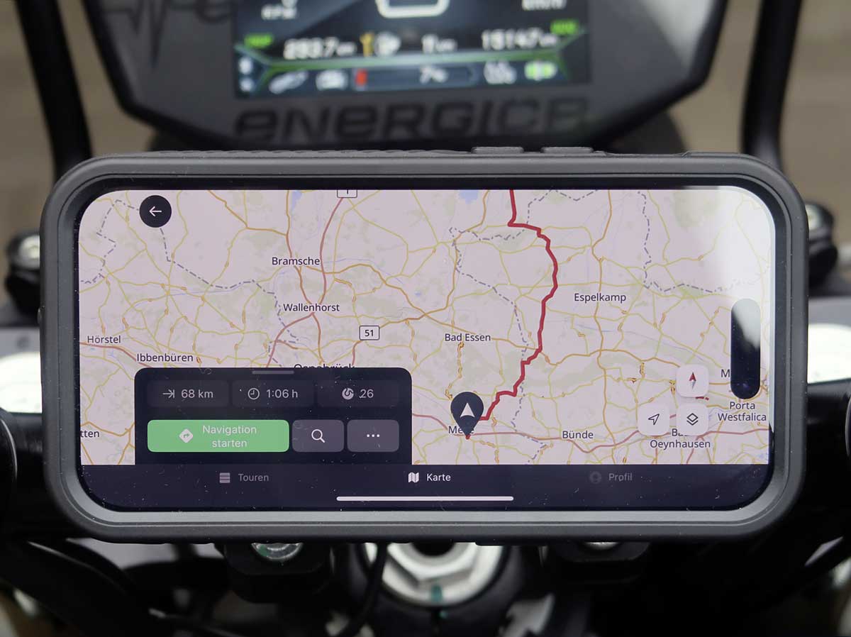 Je nach Lichteinfall reflektiert das Phone Case Extreme